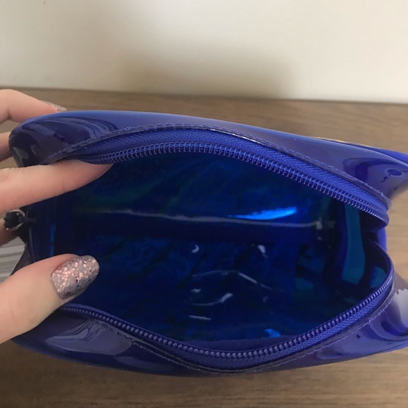 NEW Vera Bradley Iconic Medium Cosmetics Bag - Picture 7 of 8